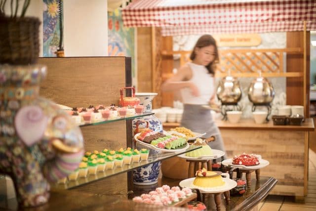 Asian Market Café buffet